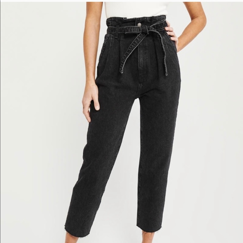 🌚 Abercrombie & Fitch Mom Jeans 🌚